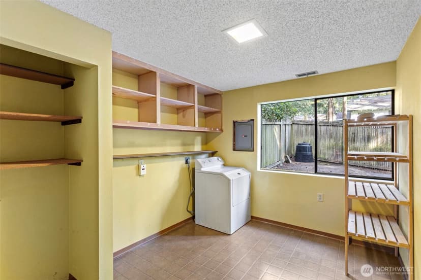 Property photo for 12929 Ne 25th Place, Bellevue photo 29