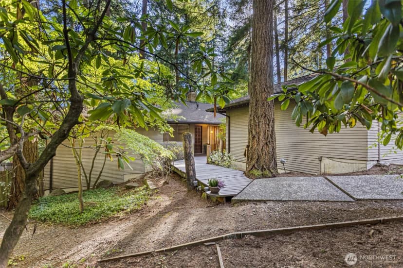 Property photo for 12929 Ne 25th Place, Bellevue photo 8