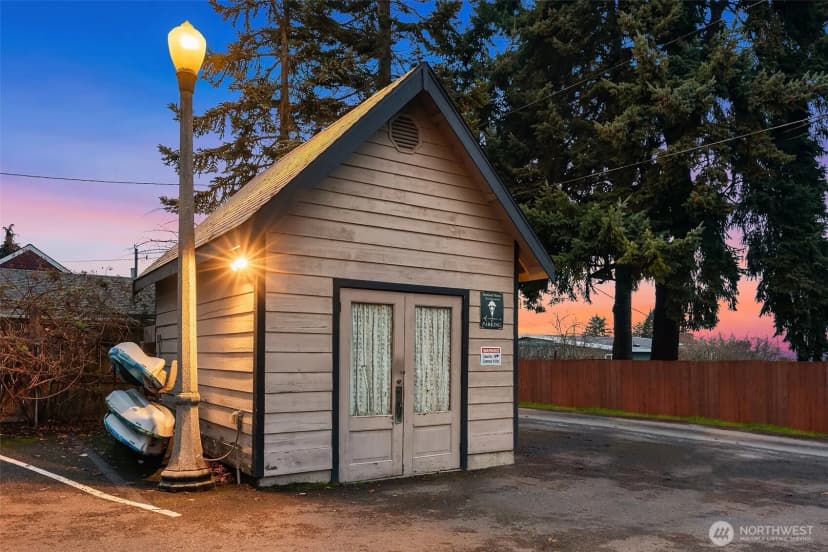 Property photo for 131 E 12th Street, Port Angeles photo 36