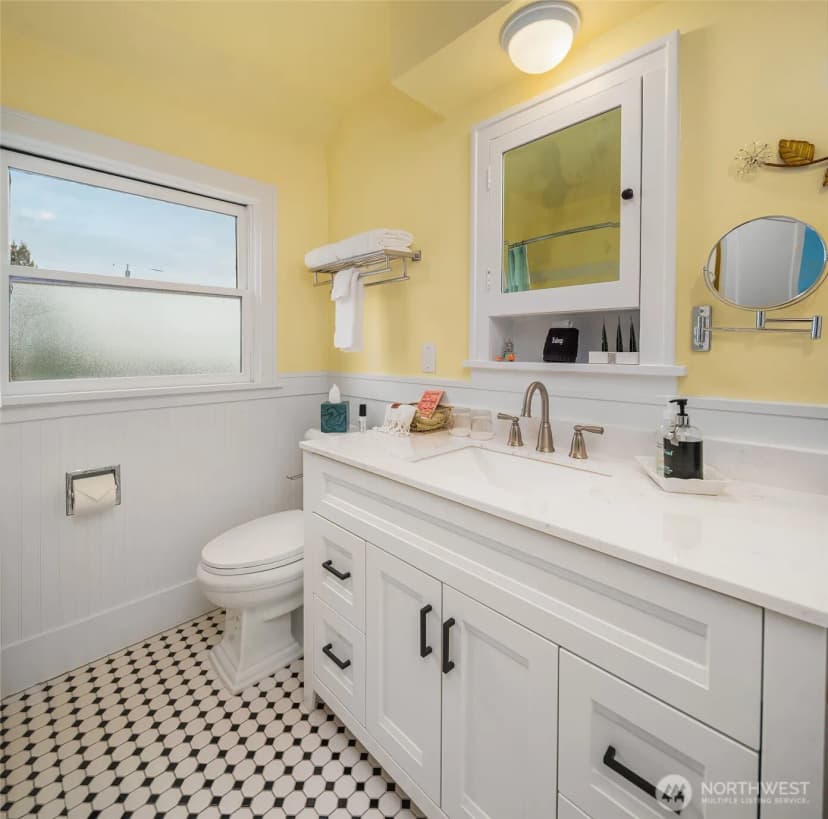 Property photo for 131 E 12th Street, Port Angeles photo 16