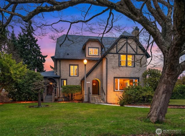 Property photo for 131 E 12th Street, Port Angeles