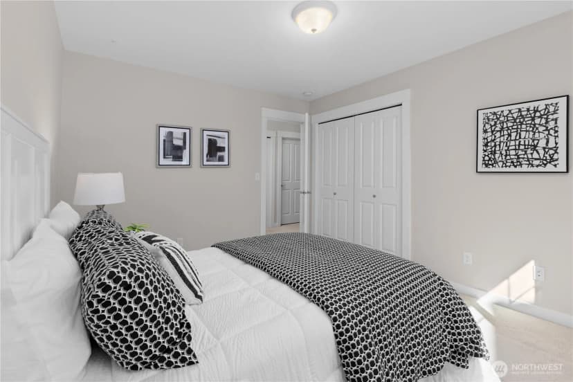 Property photo for 2743 Ne 103rd Street, Seattle photo 8