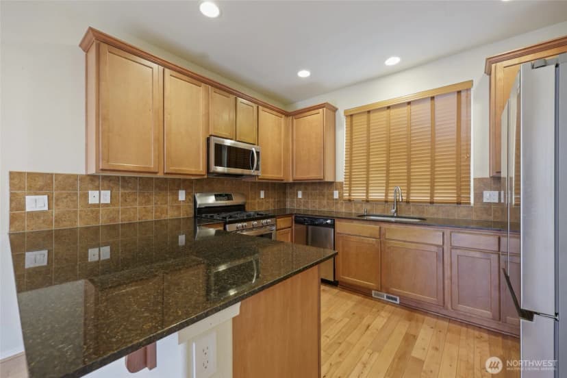 Property photo for 9212 Campus Glen Drive Ne, Lacey photo 11