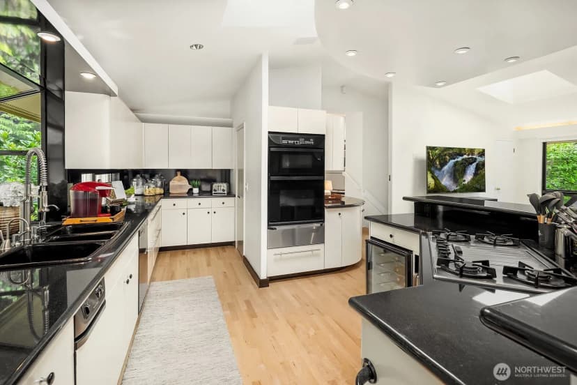 Property photo for 2725 Sahalee Drive W, Sammamish photo 11