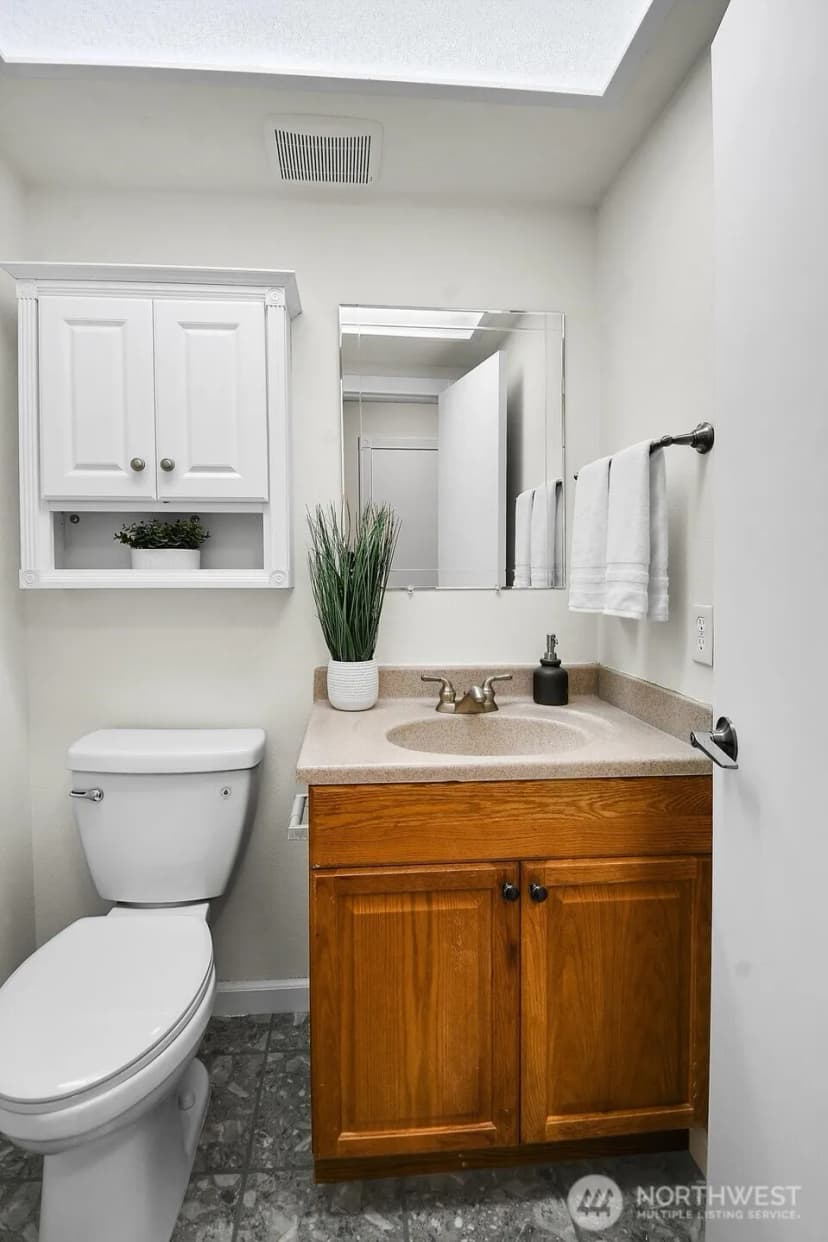 Property photo for 1425 172nd Place Ne, Bellevue photo 11