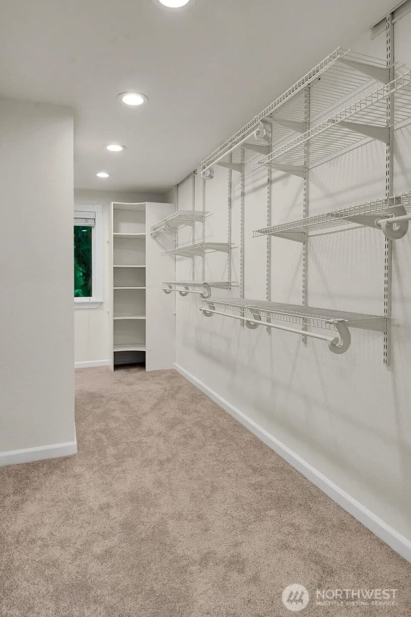 Property photo for 1425 172nd Place Ne, Bellevue photo 17