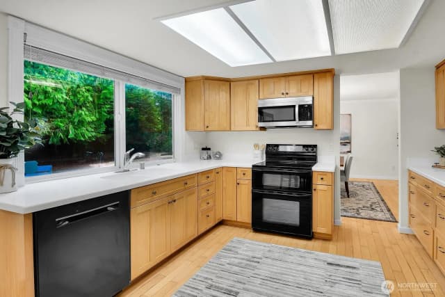 Property photo for 1425 172nd Place Ne, Bellevue photo 4