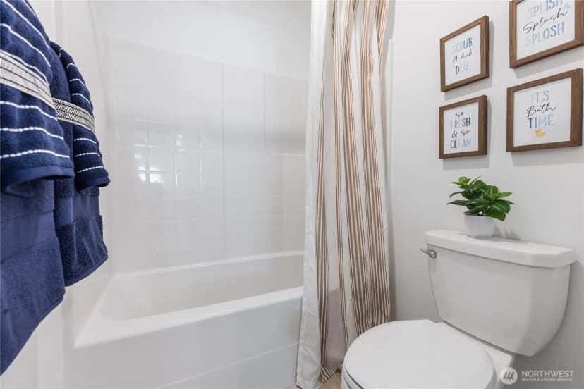 Property photo for 32159 Grand Avenue Se, Black Diamond photo 19