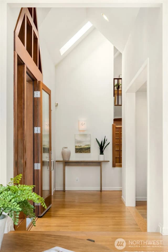 Property photo for 10017 Edgecombe Place Ne, Bainbridge Island photo 4