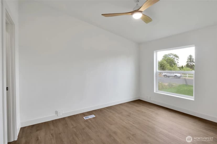 Property photo for 19120 Franklin Street Nw, Soap Lake photo 30