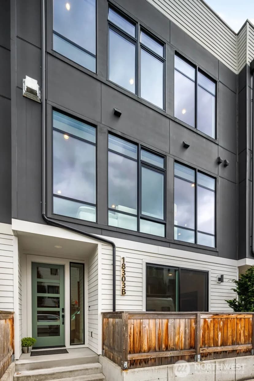 Property photo for 18303 96th Avenue Ne #b, Bothell photo 3