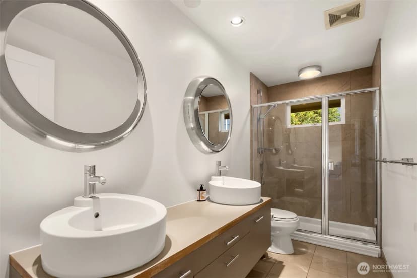 Property photo for 1309 35th Avenue S, Seattle photo 17