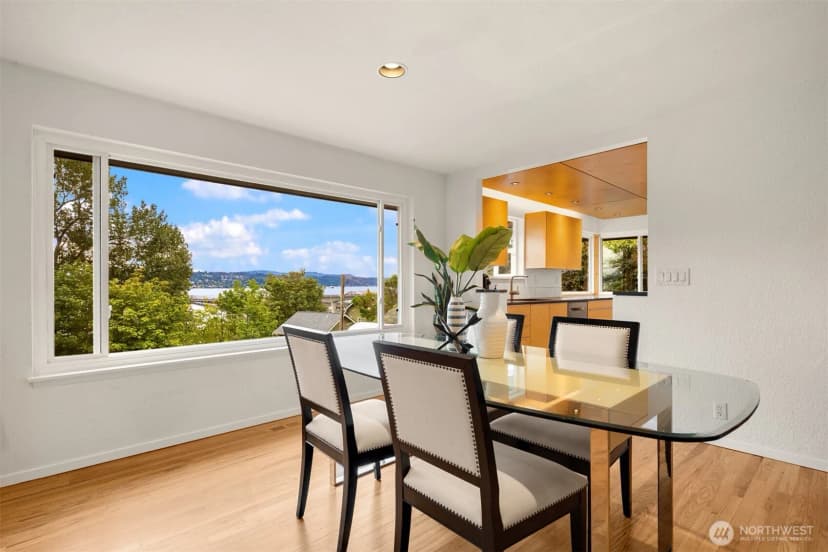 Property photo for 1309 35th Avenue S, Seattle photo 8