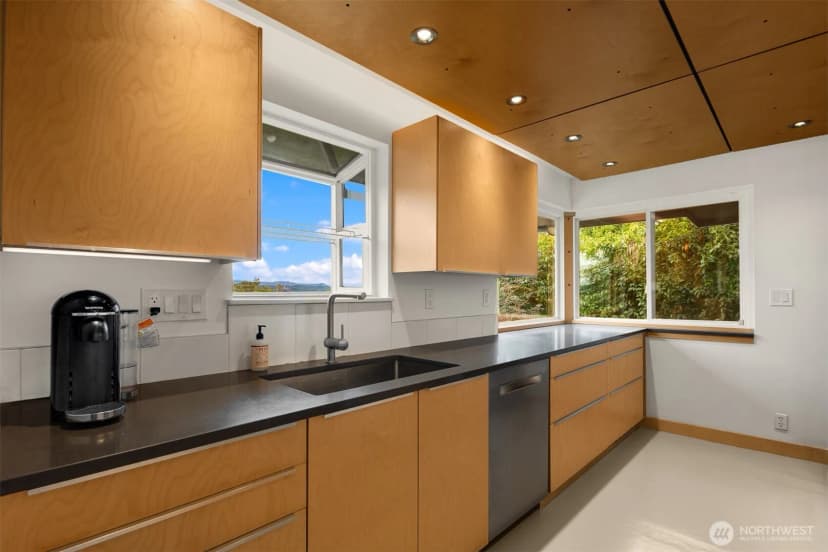 Property photo for 1309 35th Avenue S, Seattle photo 13
