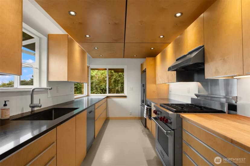 Property photo for 1309 35th Avenue S, Seattle photo 12