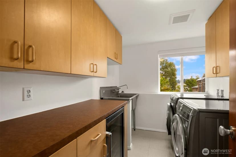 Property photo for 1309 35th Avenue S, Seattle photo 27