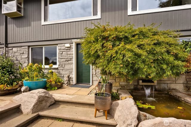 Property photo for 1309 35th Avenue S, Seattle photo 3