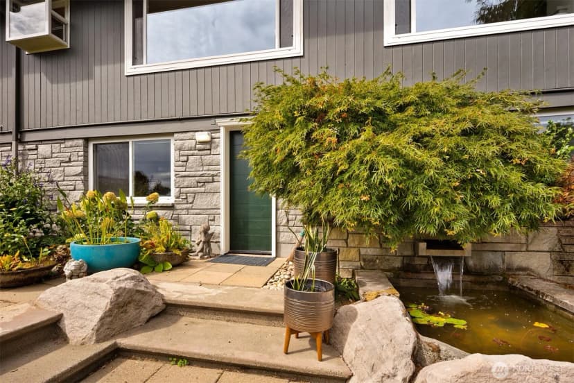 Property photo for 1309 35th Avenue S, Seattle photo 3