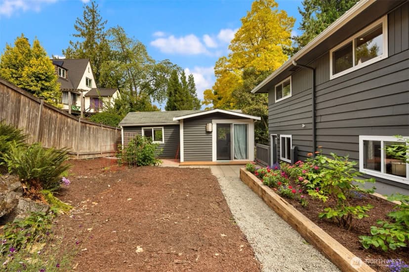 Property photo for 1309 35th Avenue S, Seattle photo 32