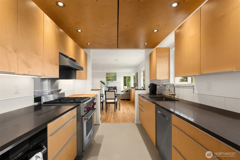 Property photo for 1309 35th Avenue S, Seattle photo 11