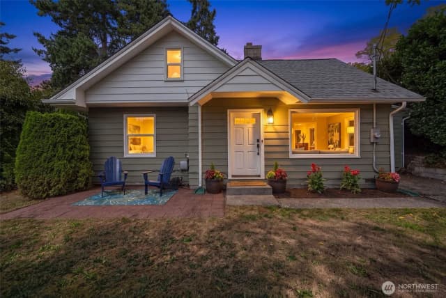 Property photo for 320 Ne 156th Street, Shoreline photo 2