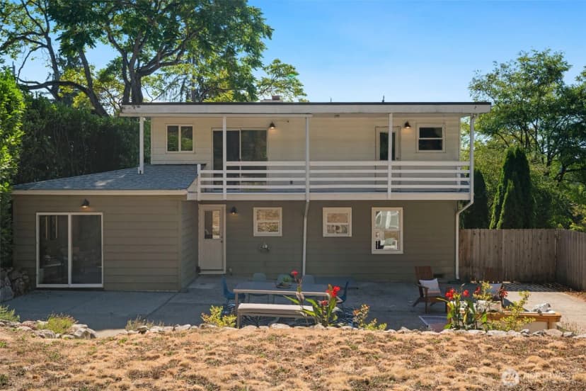 Property photo for 320 Ne 156th Street, Shoreline photo 24