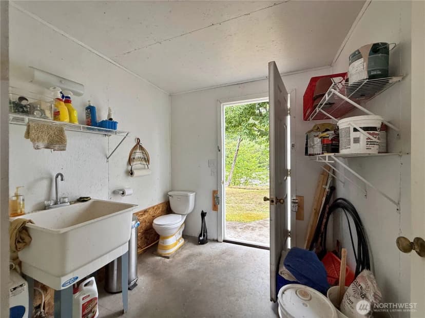 Property photo for 135 River Way, Morton photo 26