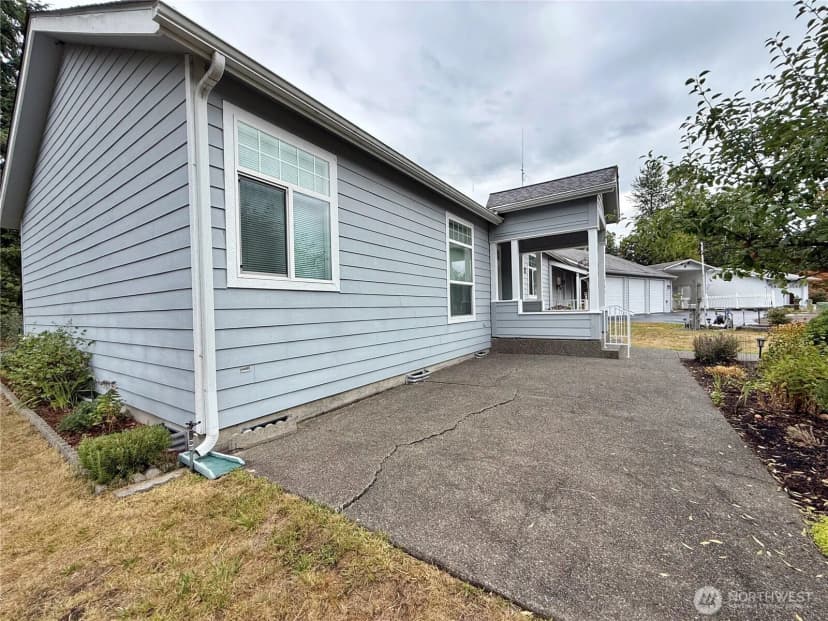 Property photo for 135 River Way, Morton photo 29
