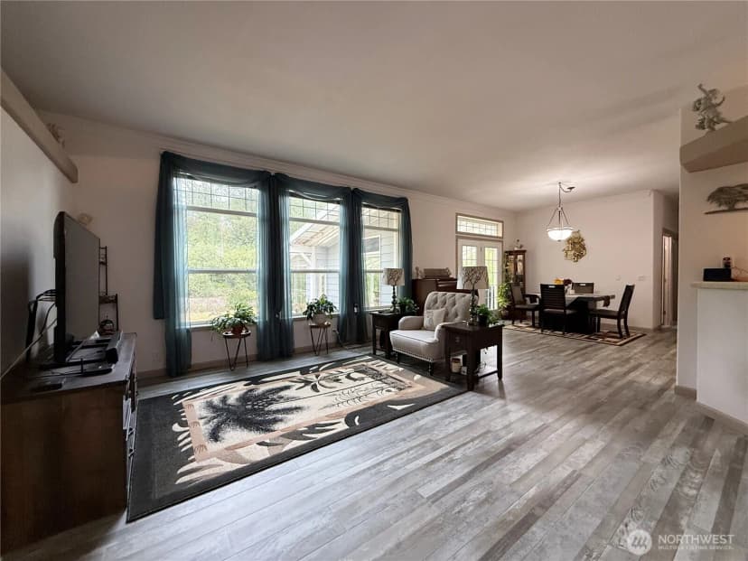 Property photo for 135 River Way, Morton photo 7