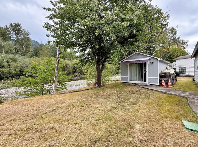 Property photo for 135 River Way, Morton photo 23