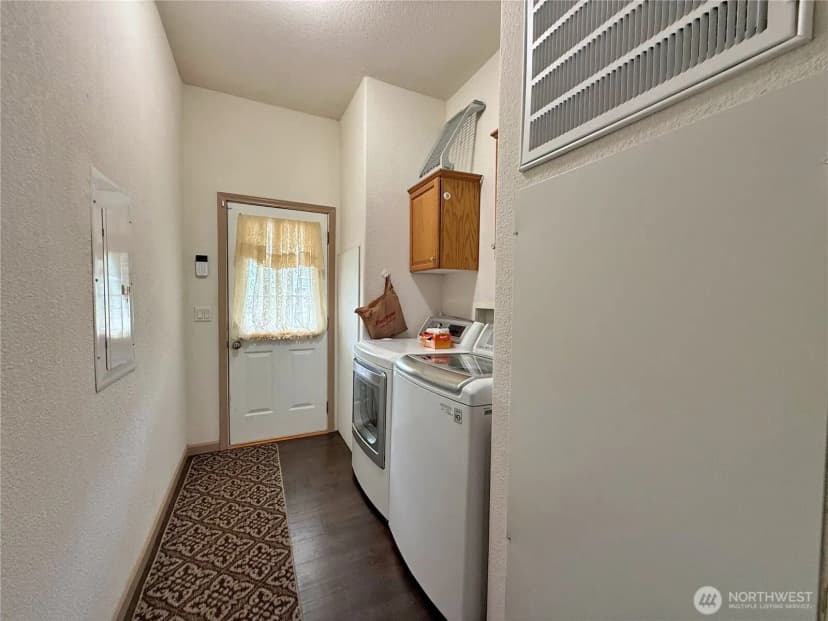 Property photo for 135 River Way, Morton photo 22
