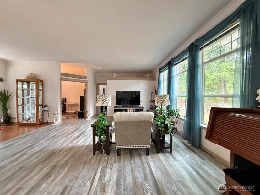 Property photo for 135 River Way, Morton photo 8