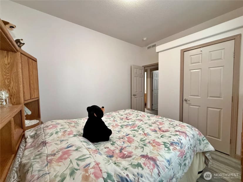Property photo for 135 River Way, Morton photo 18