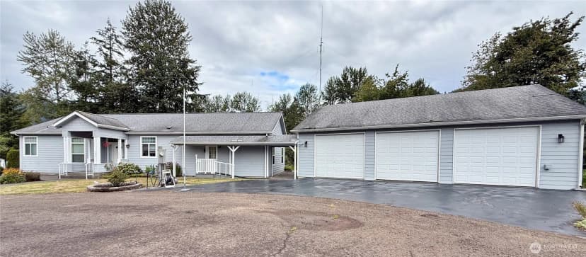 Property photo for 135 River Way, Morton