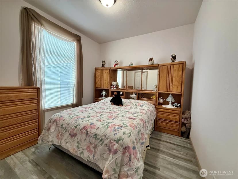 Property photo for 135 River Way, Morton photo 19