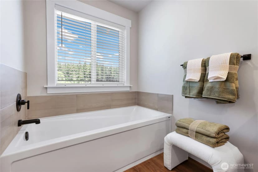 Property photo for 32129 Grand Avenue Se, Black Diamond photo 24