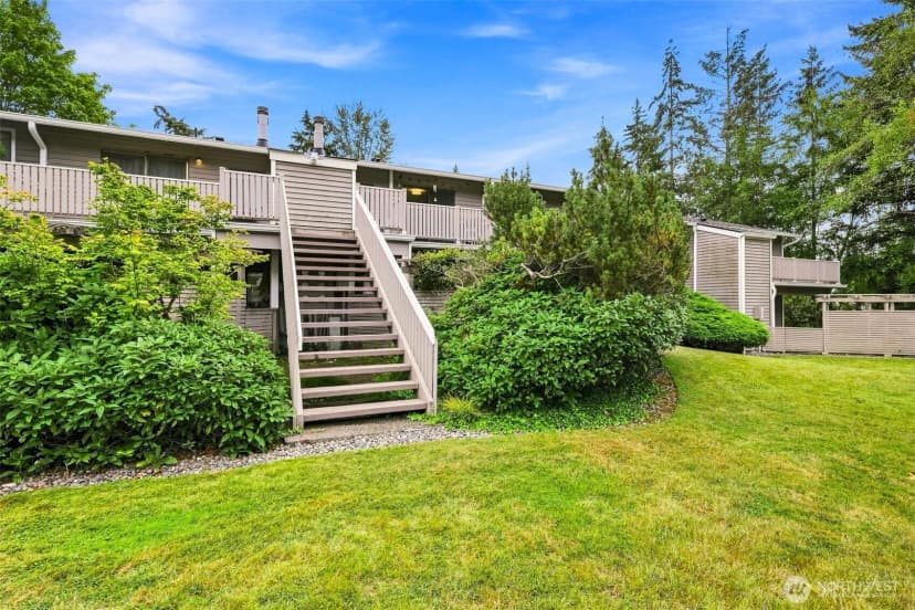 Property photo for 9927 Ne 144th Lane #804, Kirkland photo 17