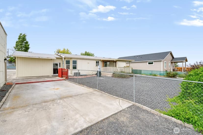 Property photo for 34 N Ginkgo Street, Ephrata photo 24