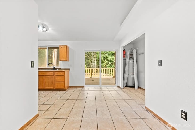 Property photo for 17825 Clear Lake Blvd Se, Yelm photo 7