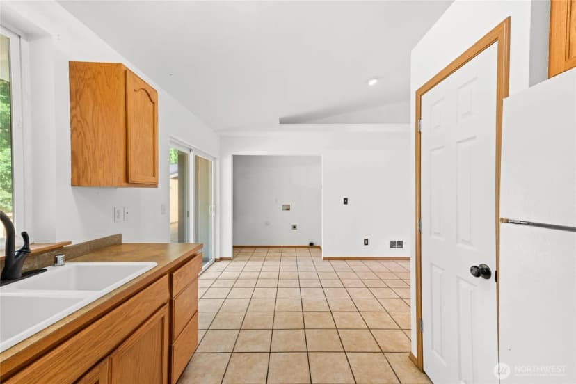 Property photo for 17825 Clear Lake Blvd Se, Yelm photo 10