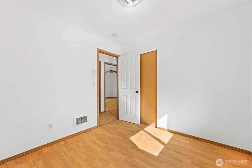 Property photo for 17825 Clear Lake Blvd Se, Yelm photo 12