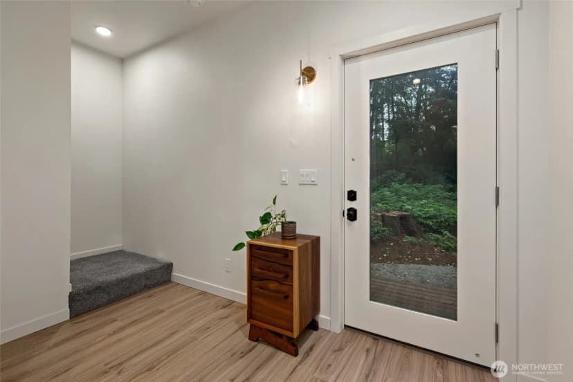 Property photo for 1580 West Beach Road, Oak Harbor photo 11