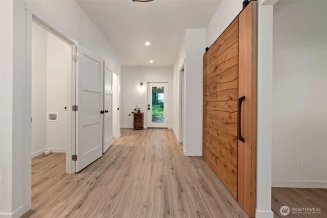 Property photo for 1580 West Beach Road, Oak Harbor photo 4