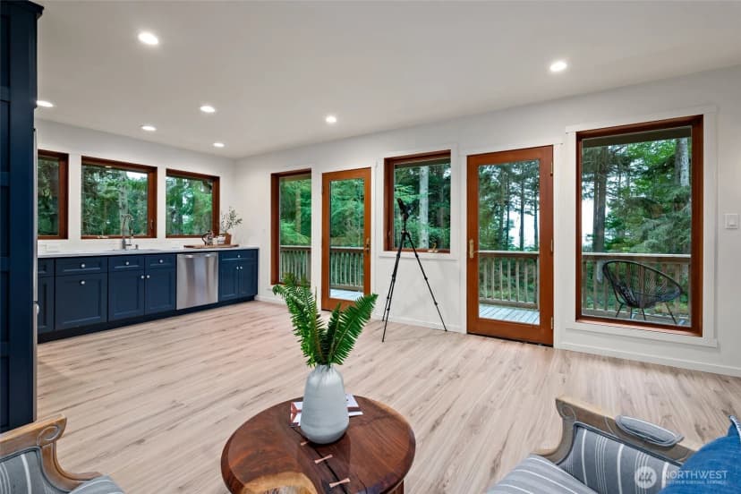 Property photo for 1580 West Beach Road, Oak Harbor photo 14