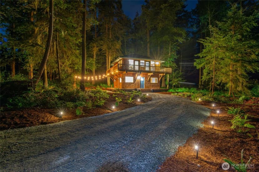 Property photo for 1580 West Beach Road, Oak Harbor