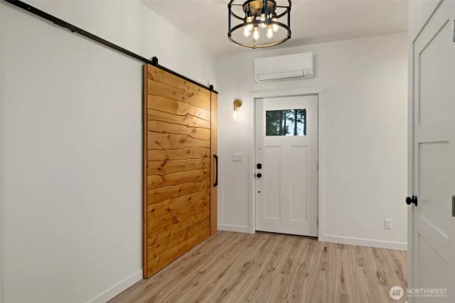 Property photo for 1580 West Beach Road, Oak Harbor photo 5