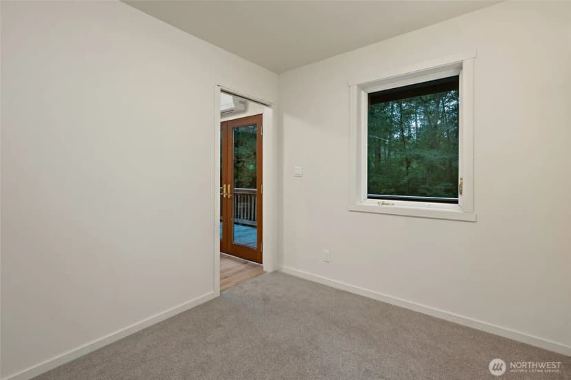 Property photo for 1580 West Beach Road, Oak Harbor photo 22