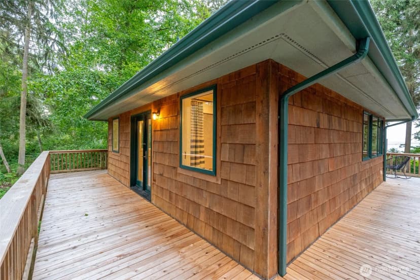 Property photo for 1580 West Beach Road, Oak Harbor photo 28