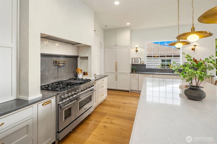 Property photo for 4321 Ne 57th Street, Seattle photo 11