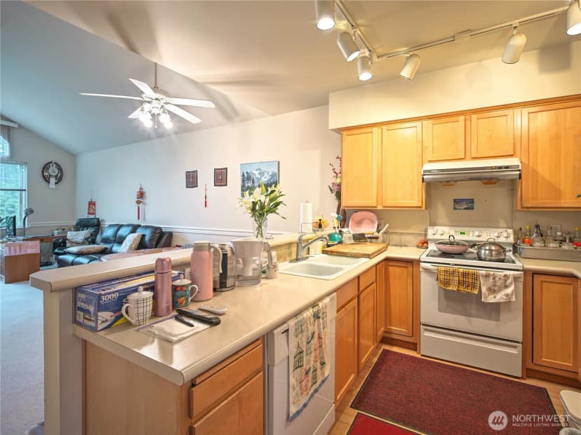 Property photo for 440 Maple Avenue Sw #b303, Renton photo 7